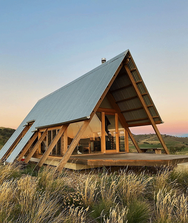 A cute little hut to reconnect with your partner in luxury and style. Travel Australia and see how amazing nature can be.