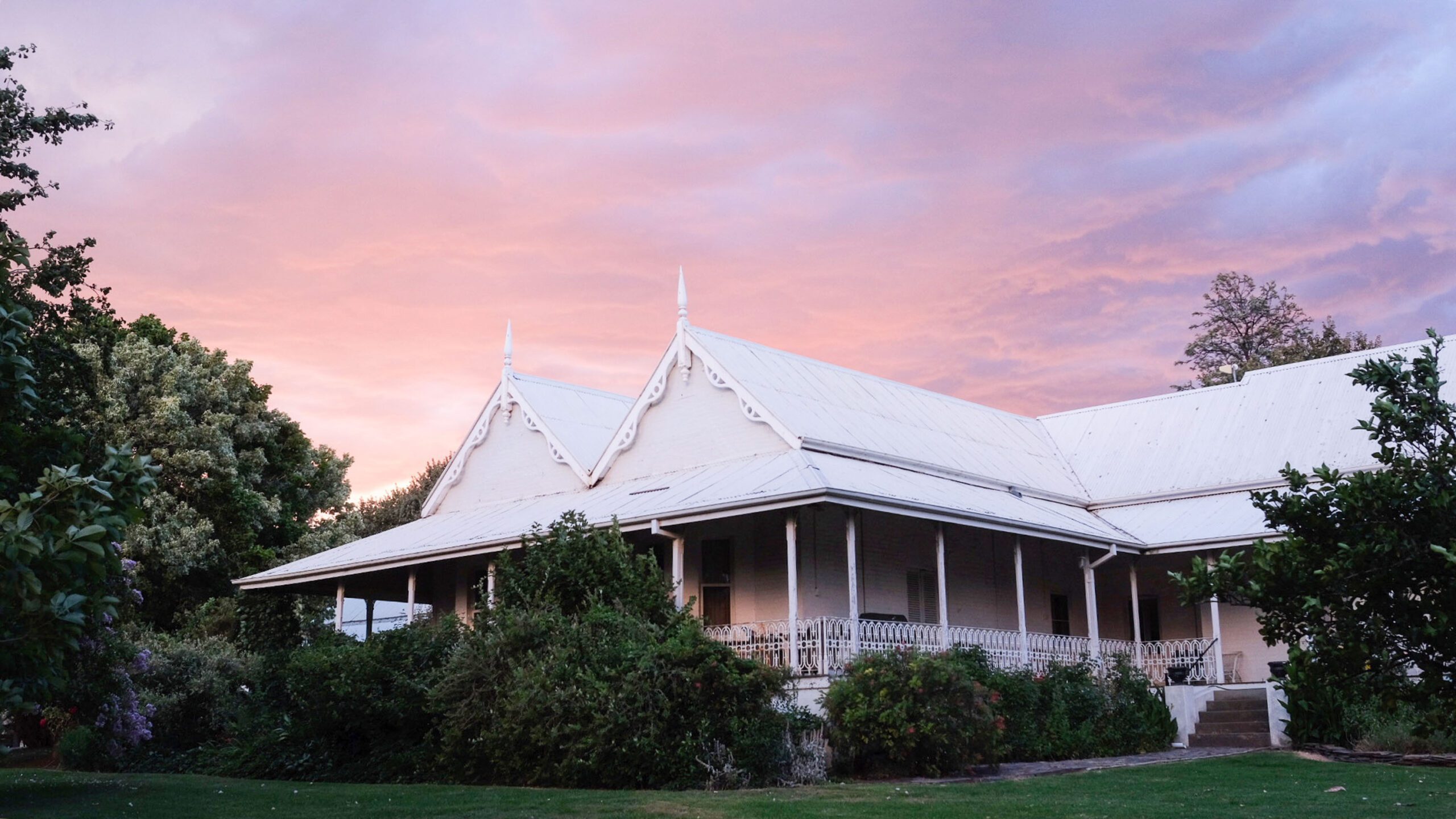 The garden at Kimo Estate for weddings and events